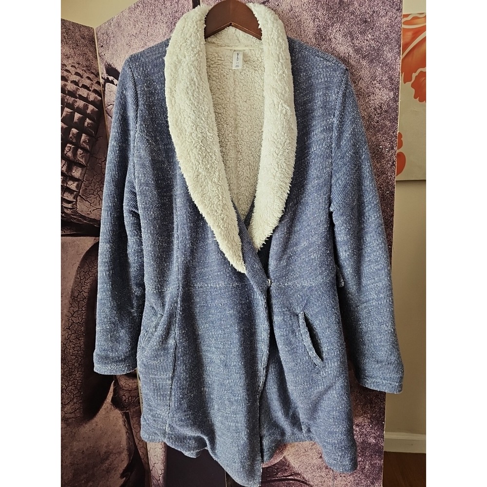 SPLENDID Blue Ultra Soft‎ Wrap Front Robe w/ Ivory Sherpa Shawl Collar Size M